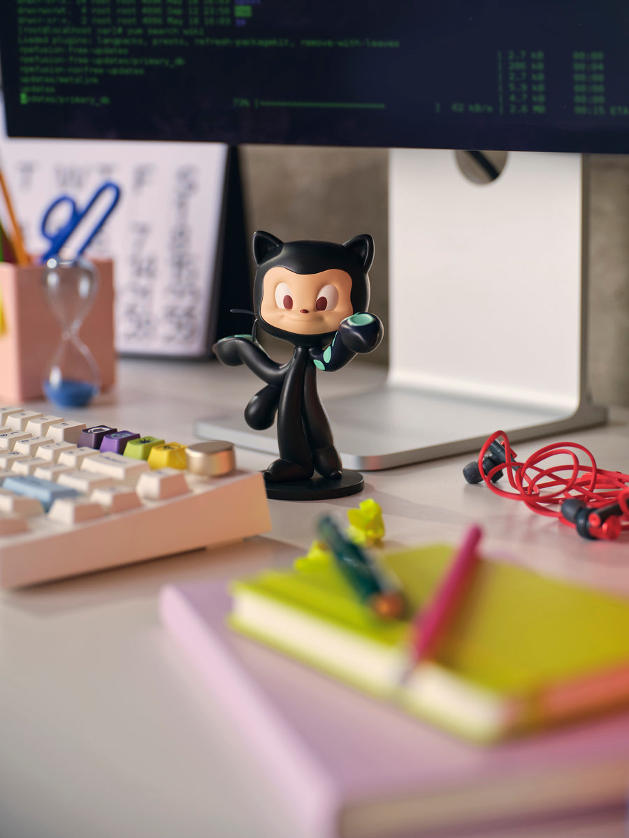 Mona Figurine 5.5"